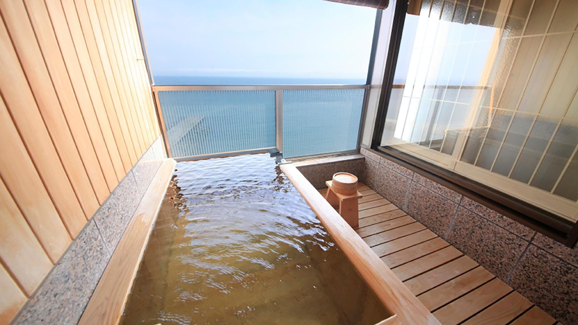 [Room] Open-air bath (daytime) ①
