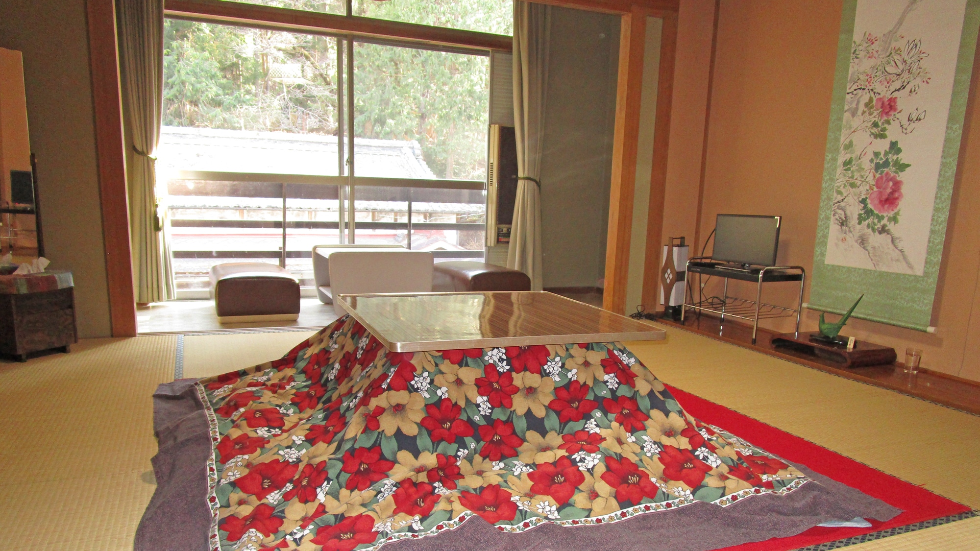 *A kotatsu is provided in the room during the winter season. Please relax and enjoy yourself.