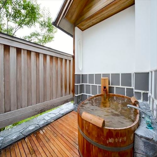 Japanese-style room with open-air bath