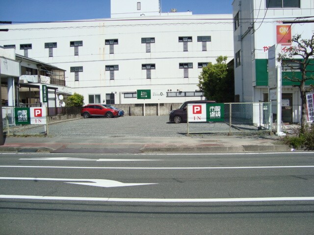 Contracted parking lot