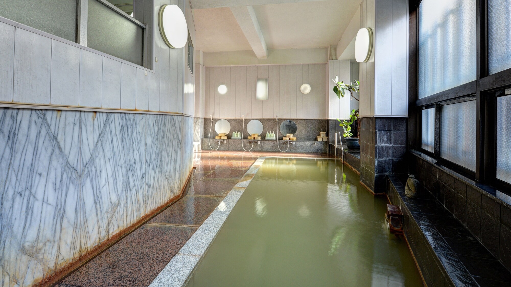 *Women's large bath "Beautiful Skin Bath" Relax in the healing baths♪