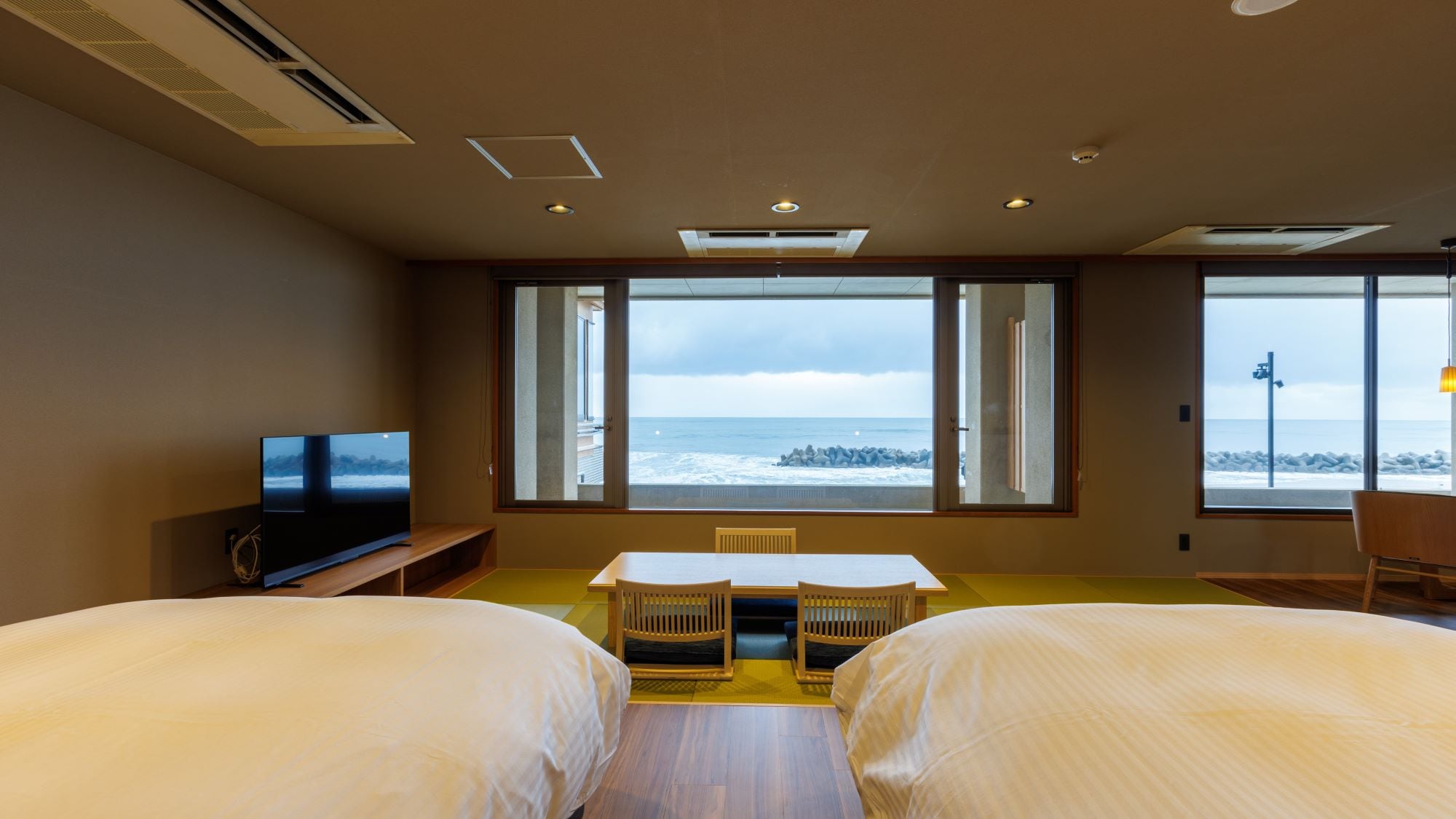 【附全景按摩浴缸】日式西式雙床房 / 60 平方公尺（例）