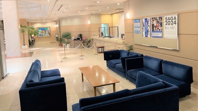 [Inside the building] Lobby