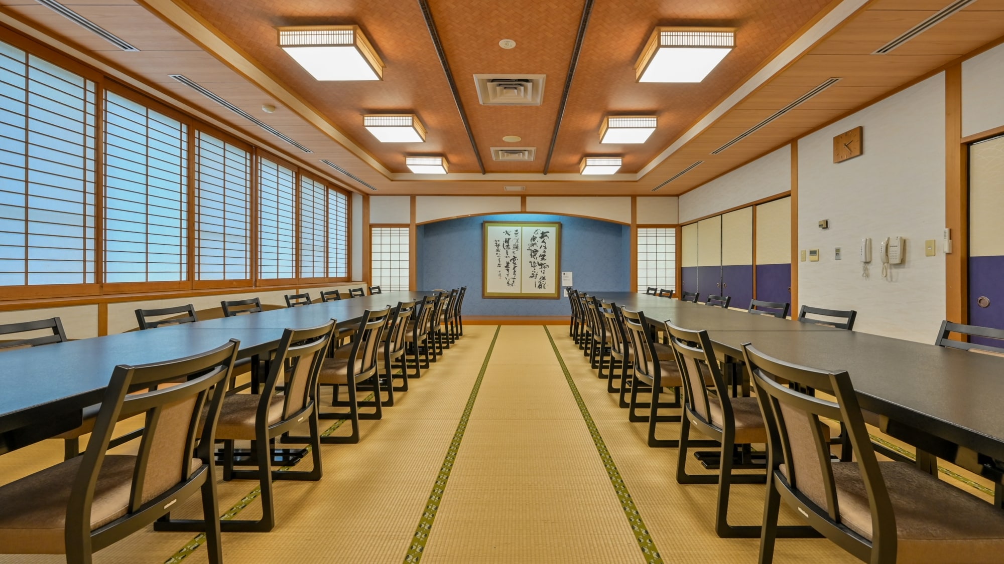 [Banquet hall] Manju-no-ma: The space can be divided to accommodate up to 12 people.