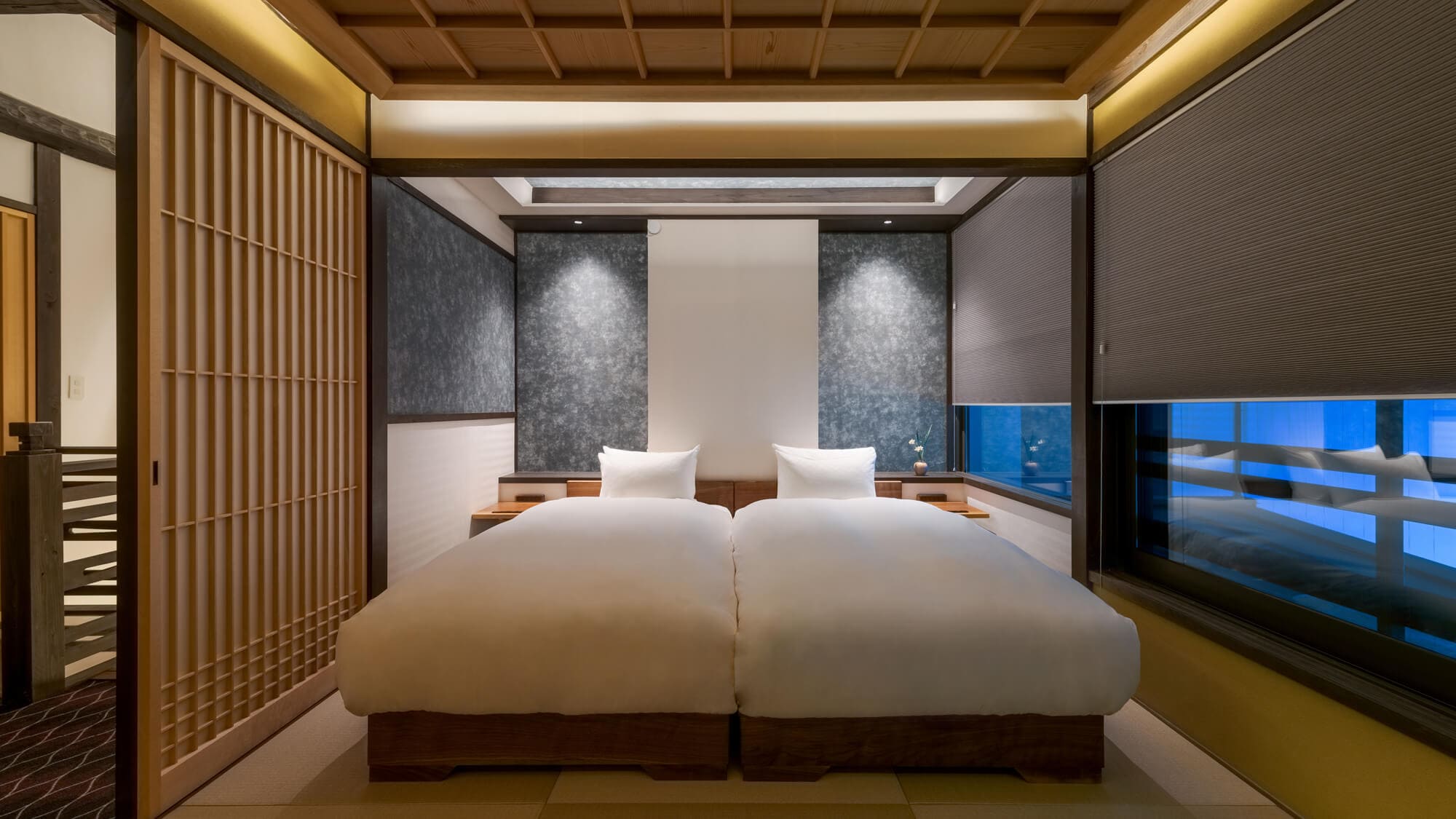 Kamar bergaya Barat di lantai dua