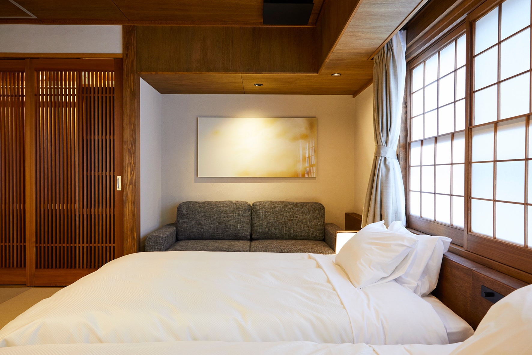 [Japanese-Western style room with indoor hot spring bath - Camphor -]