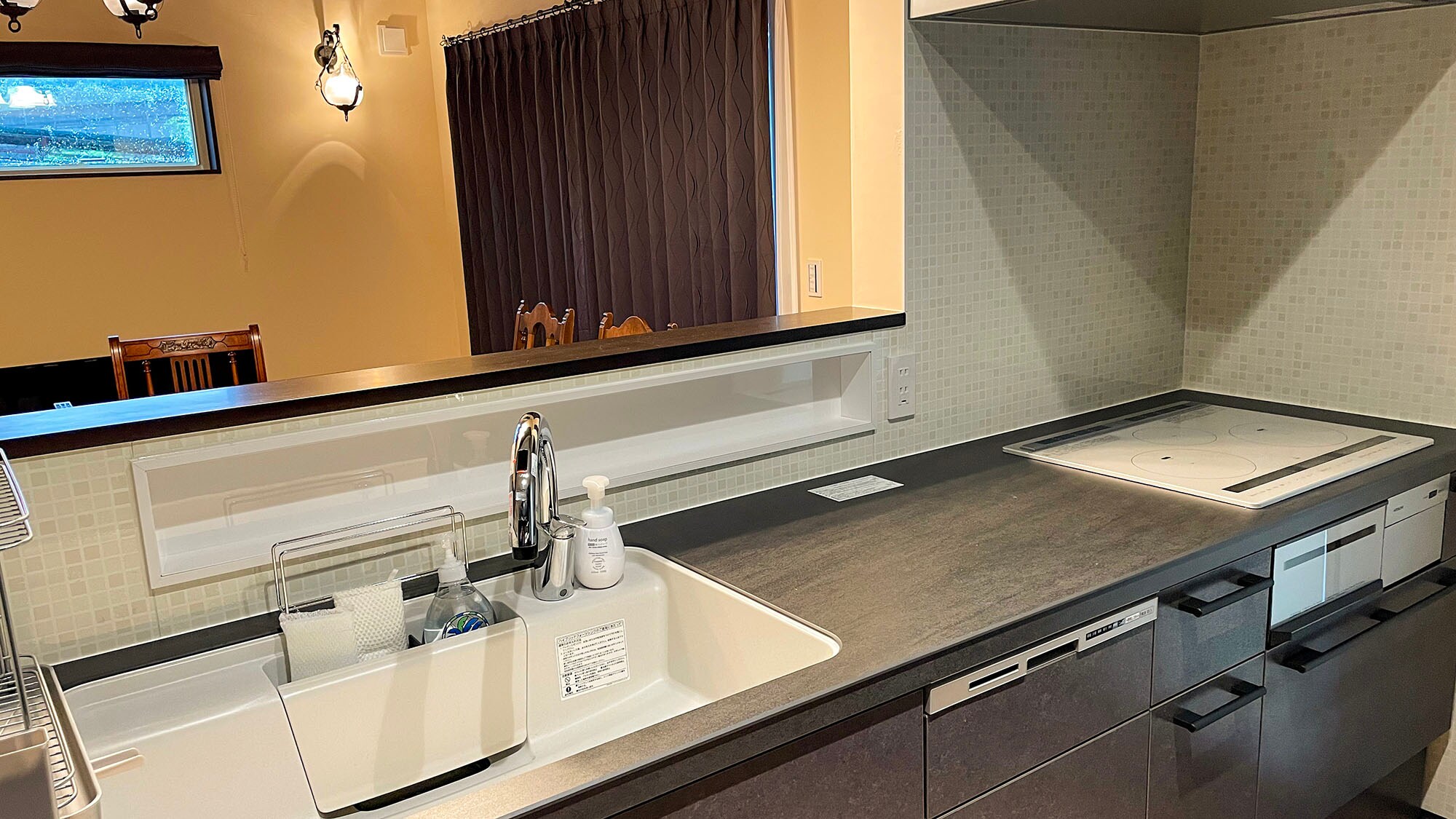 ・[South Villa] A luxurious, spacious open kitchen