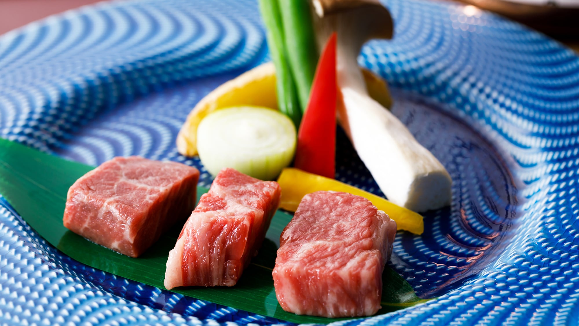 Comparison of eating Noto beef: Pottery (Please taste the three carefully selected parts of Noto beef)