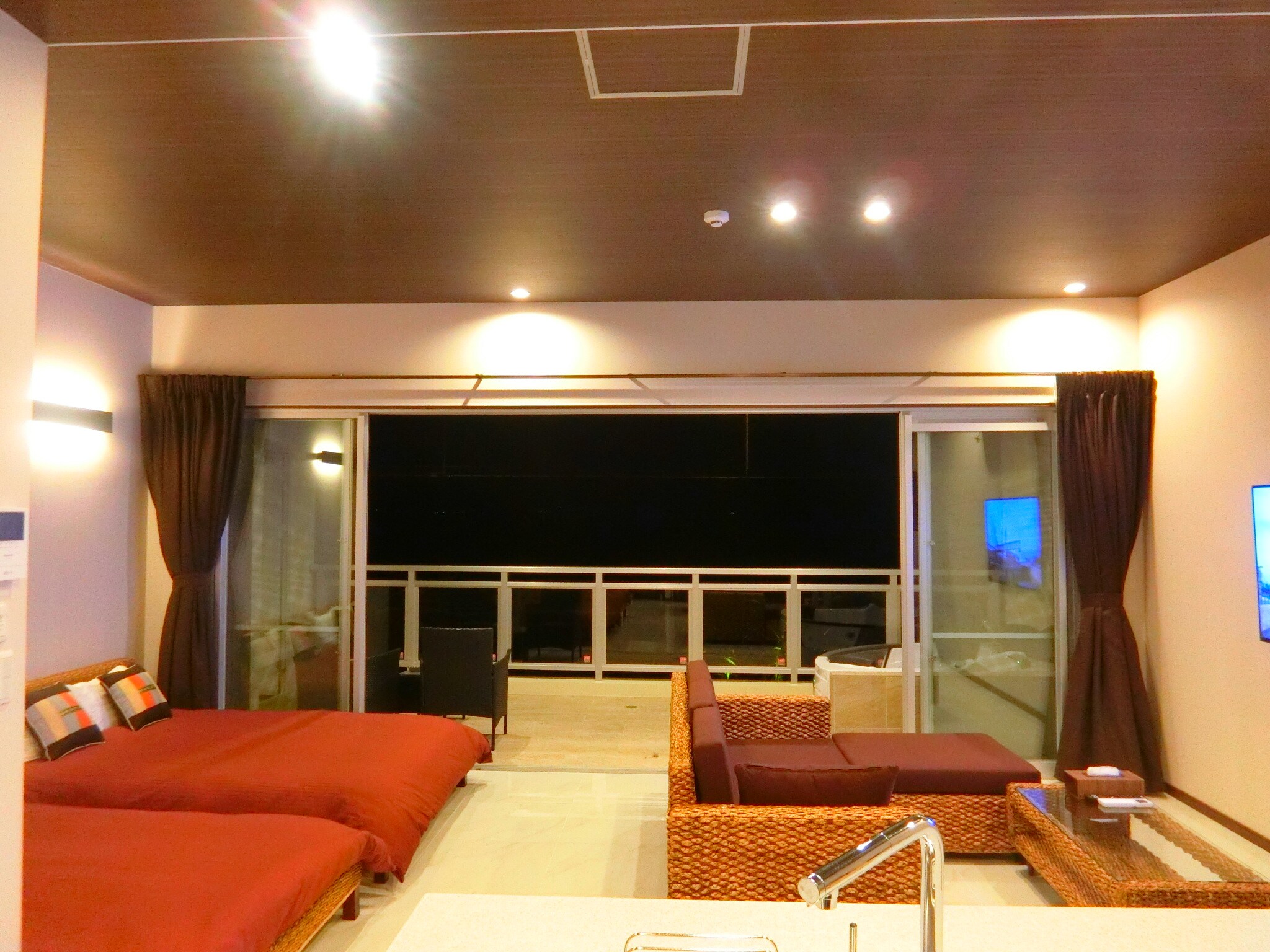 Seluruh ruangan