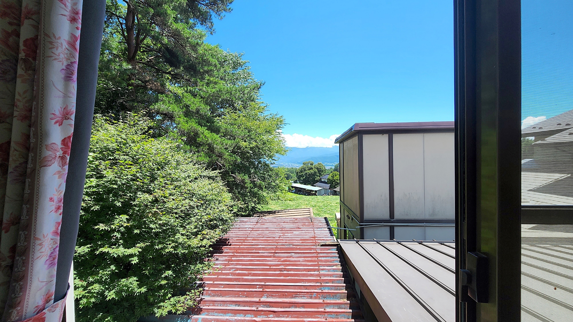 [Guest room] Japanese-style room with 24 tatami mats
