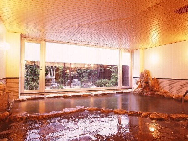 Large communal bath (Tottori Onsen)