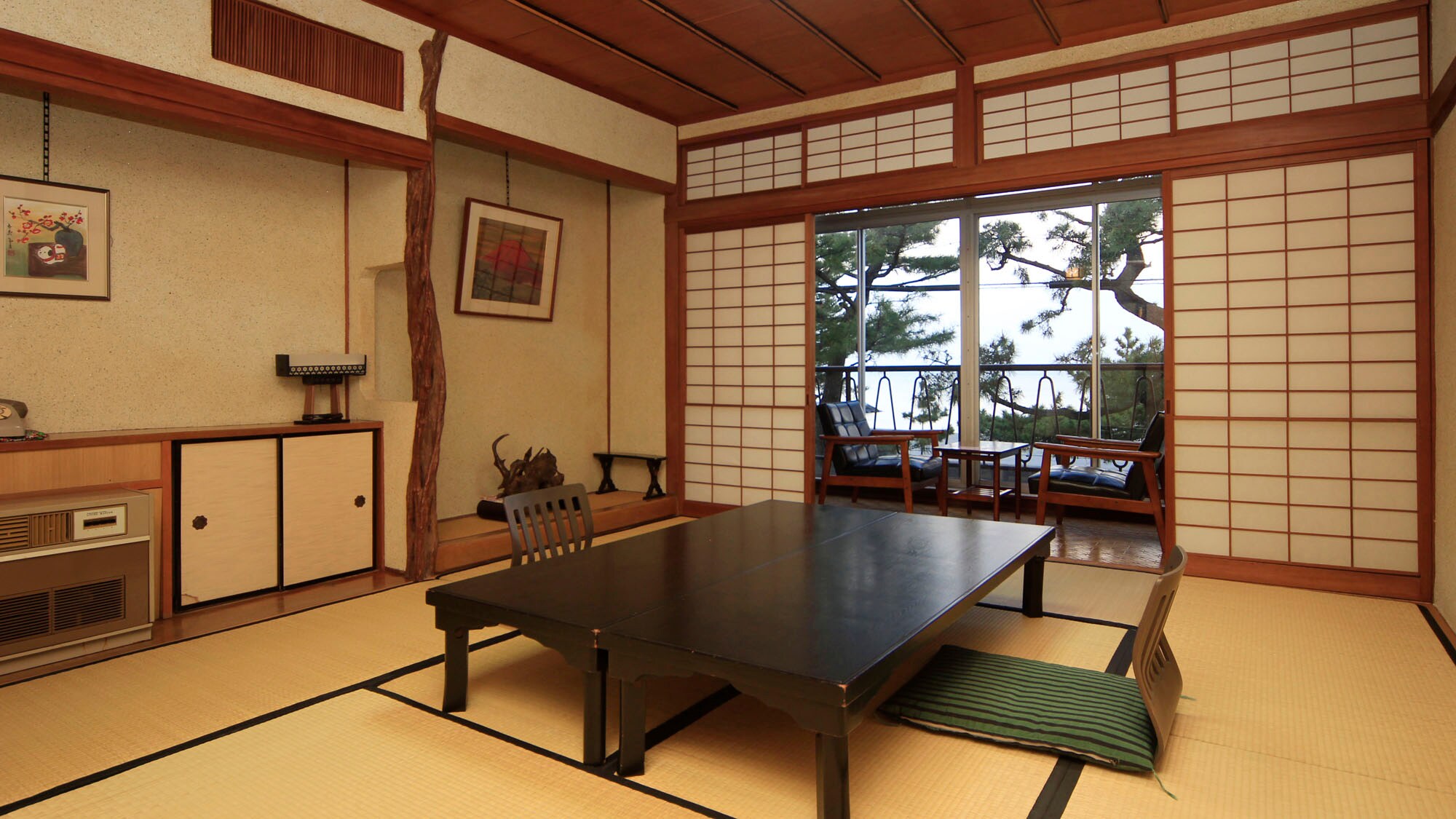 -Ocean view retro Japanese style room [bathroom and toilet included]- Facing the coast of Futaminoura, this is a popular room.