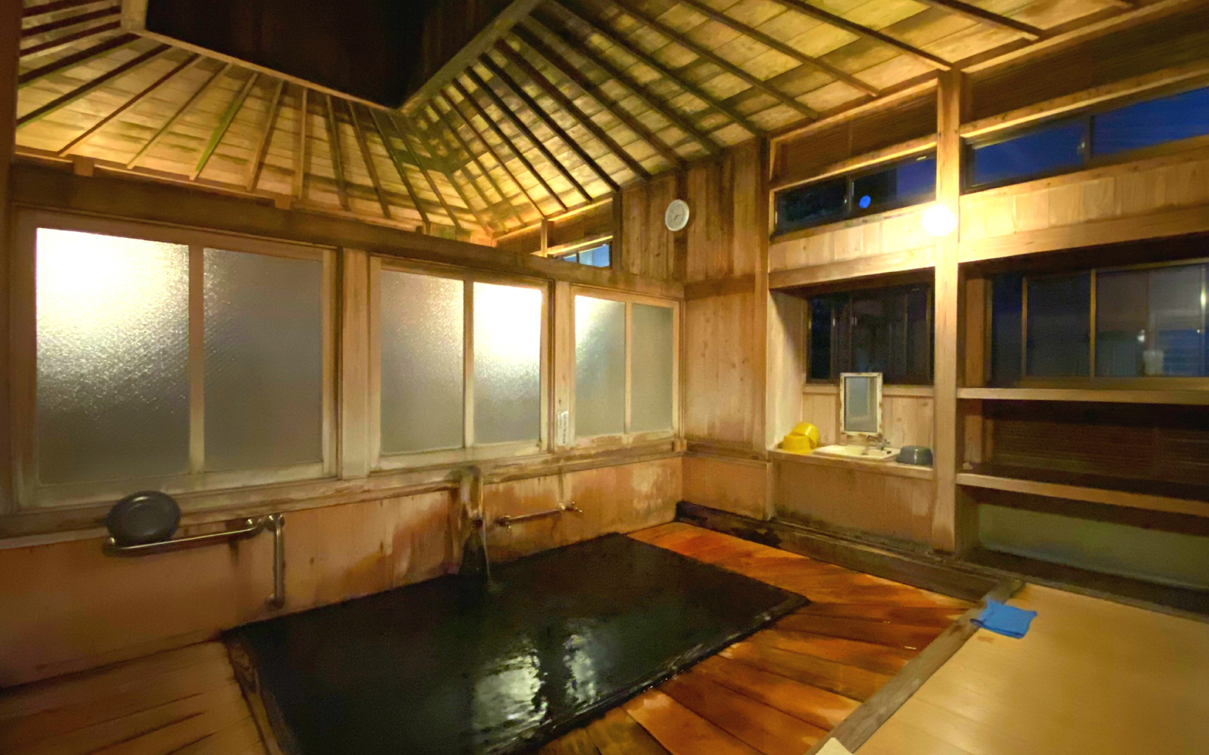 A famous hot spring that is highly acclaimed by those in the know: Yamada Onsen Takinoyu