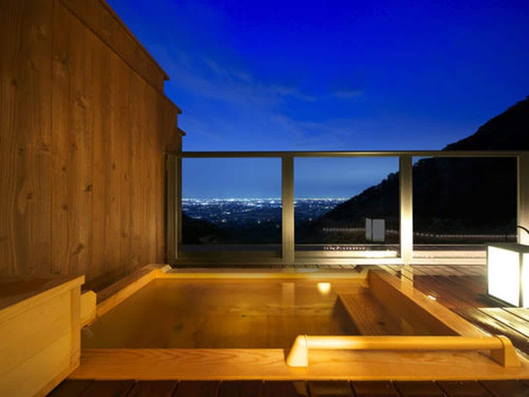 Meigetsu (12.5 tatami mats + 4 tatami mats with open-air hot spring)