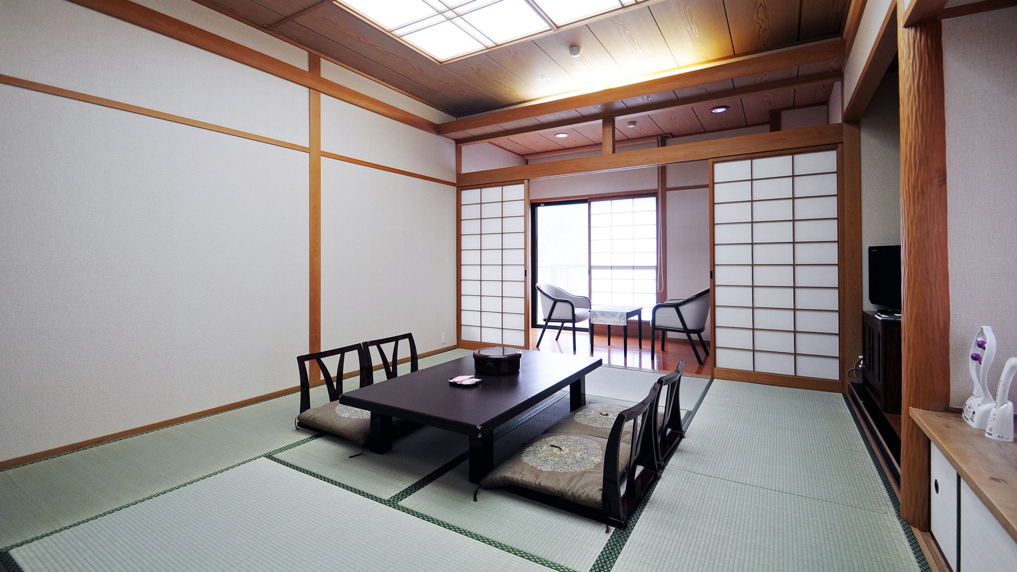 [Room] Special Japanese-style room 12 tatami mats