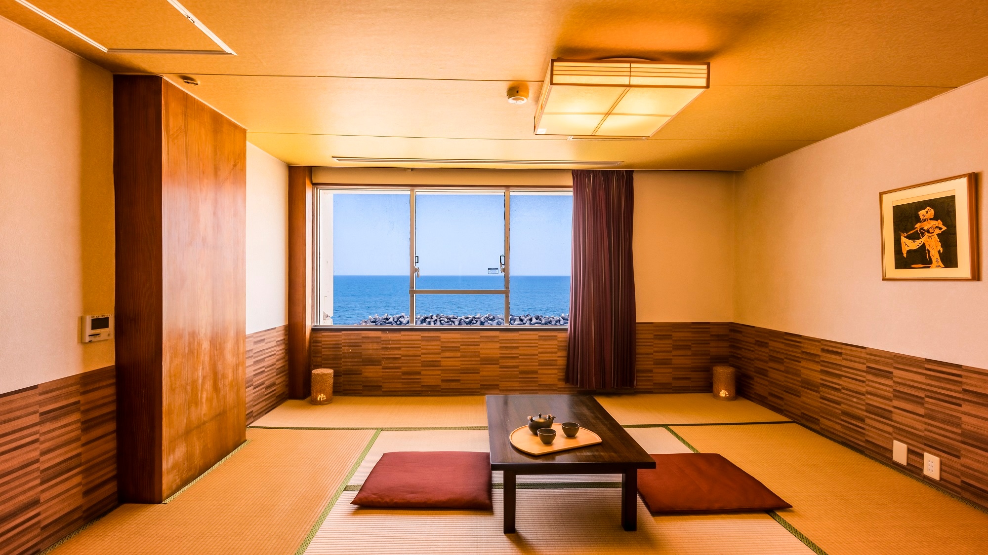2 standard Japanese-style rooms of 12 to 14 tatami mats *Example of guest room