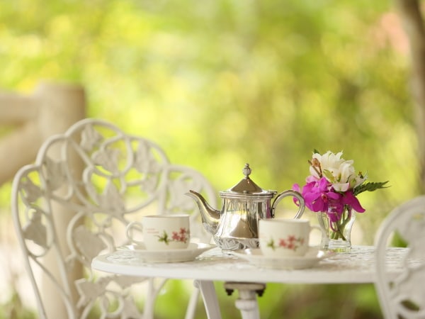 Coffee time while bathing in the forest