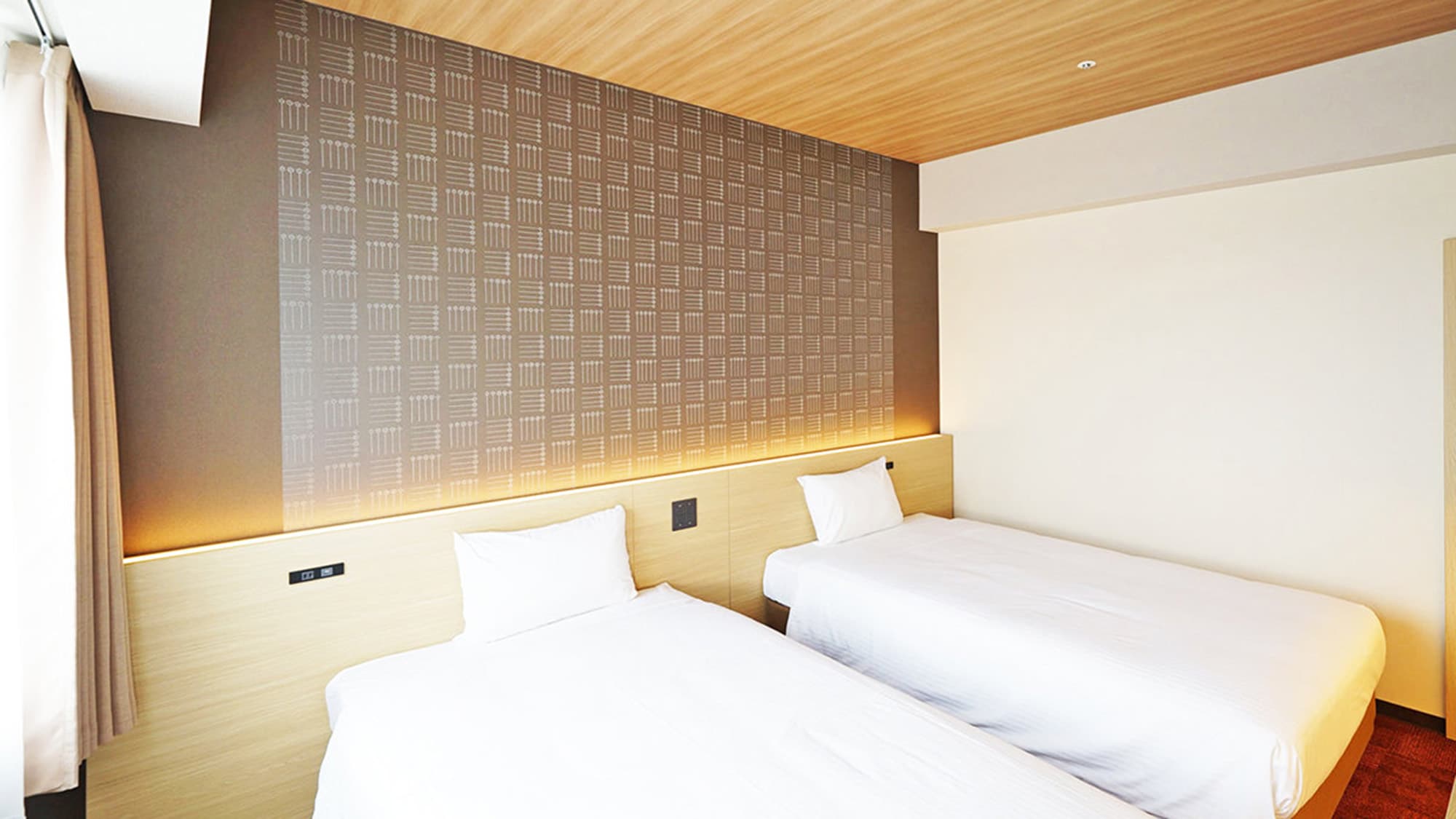 [Family Room A] A large space for families. Up to 4 people can stay.