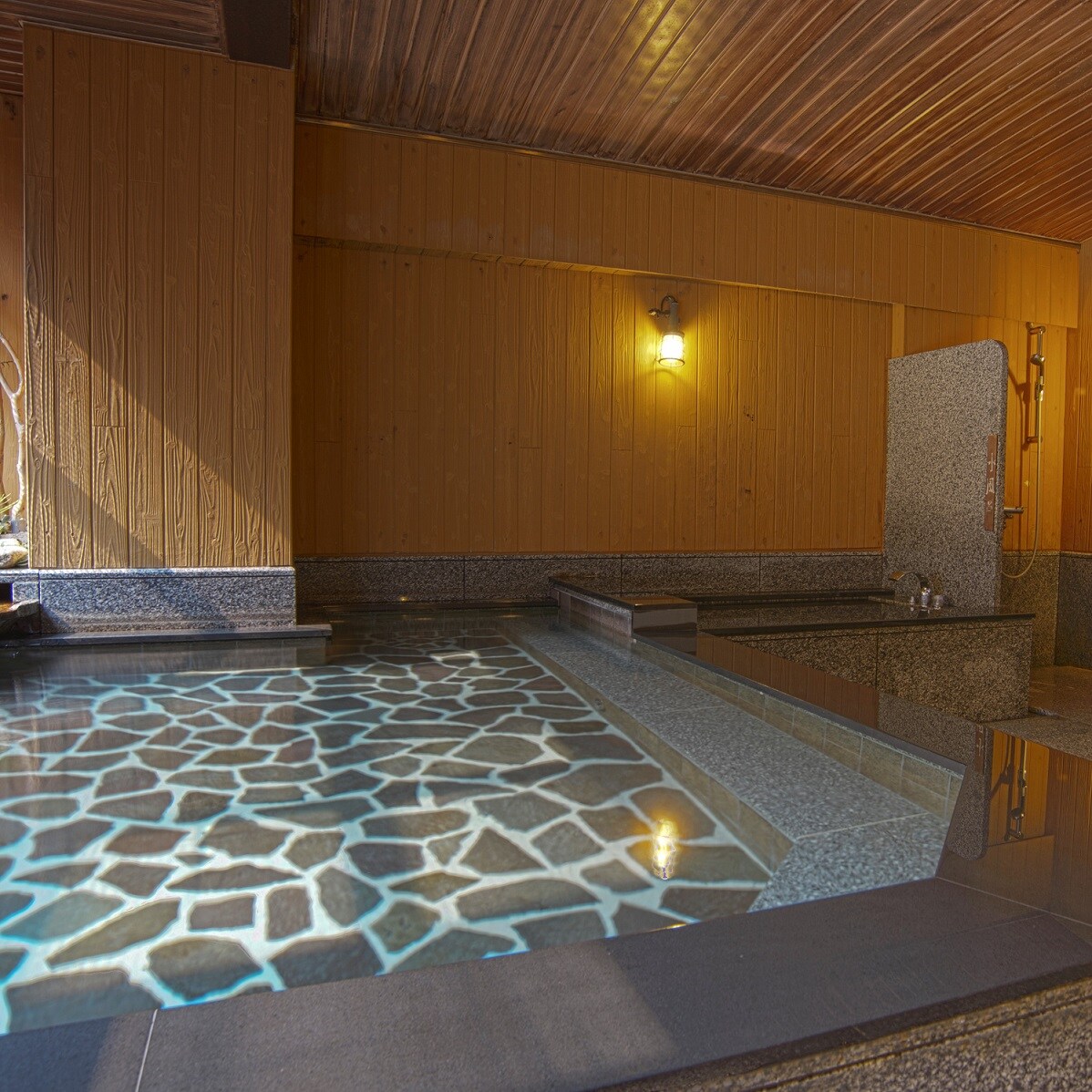 [Facilities in the hotel] Refresh your tired body in the large communal bath with sauna!