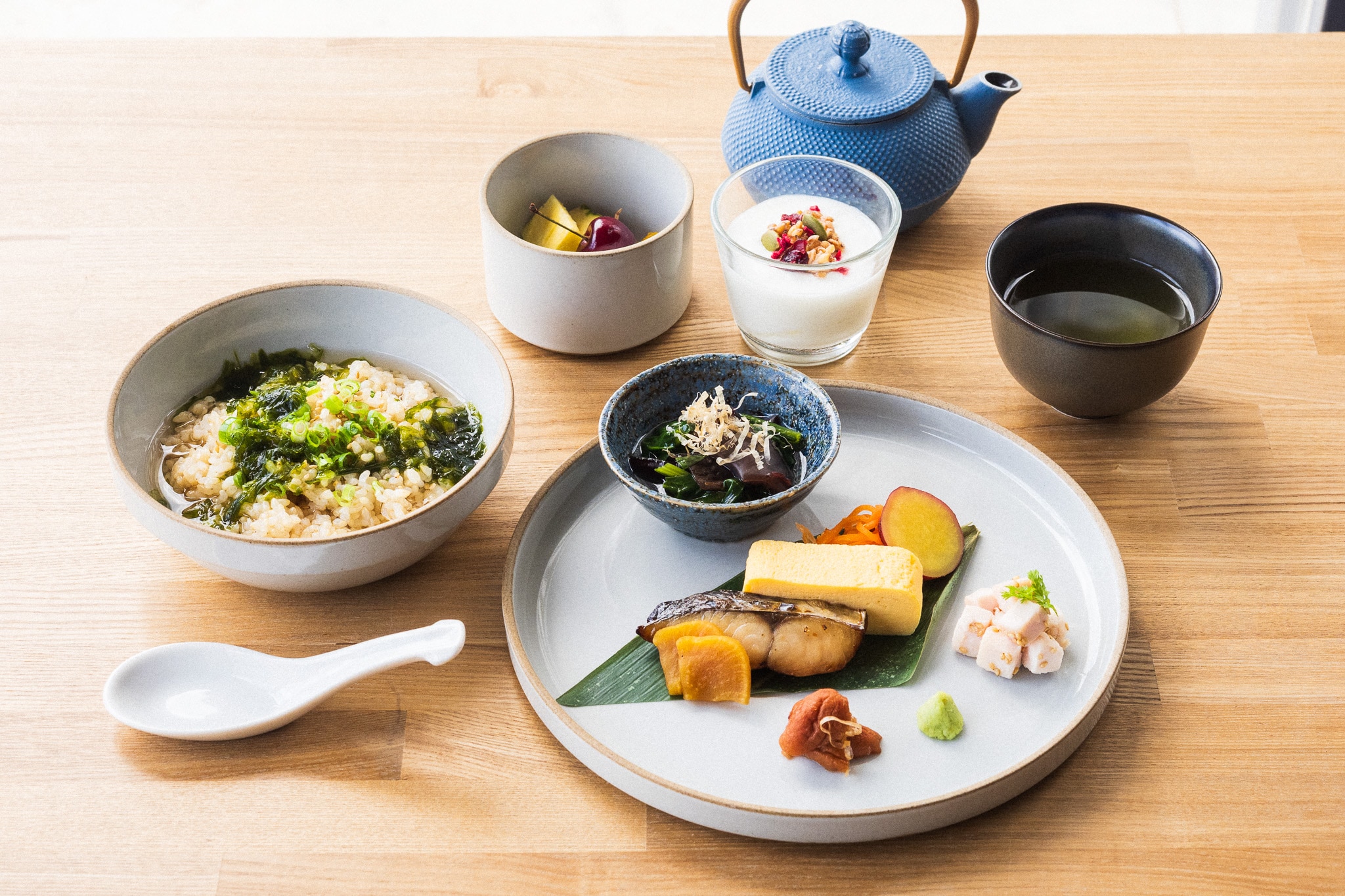 Seasonal breakfast: New Japanese menu from June | Dashi chazuke and grilled fish plate