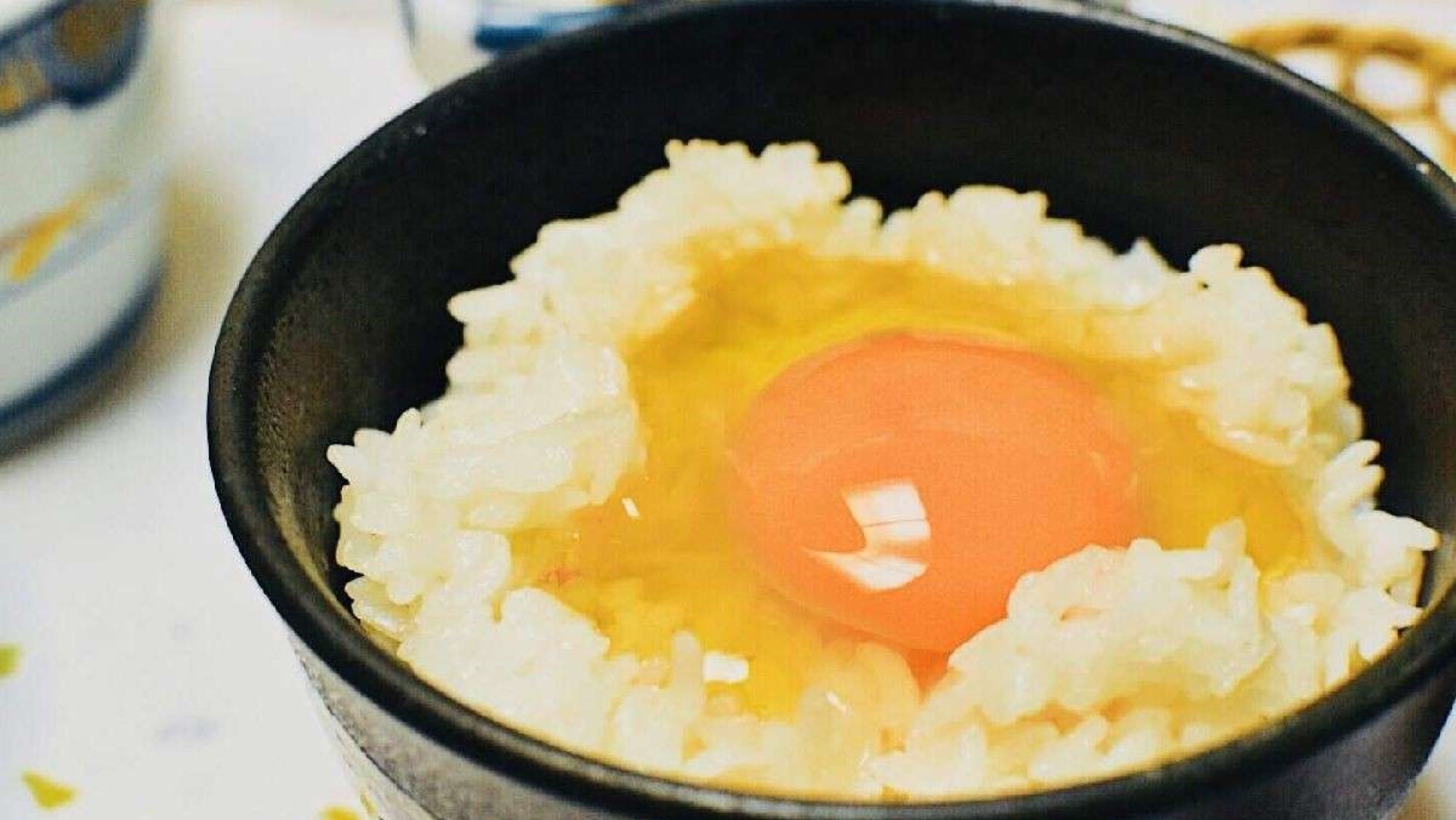 生蛋蓋飯