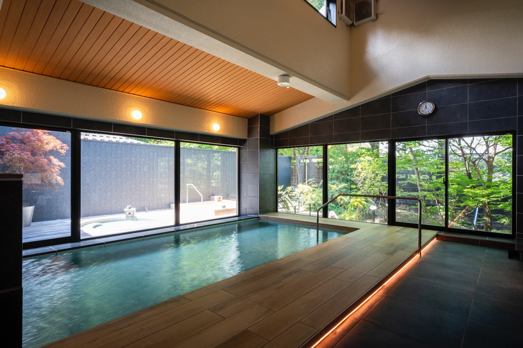 Large public bath - Men's bath