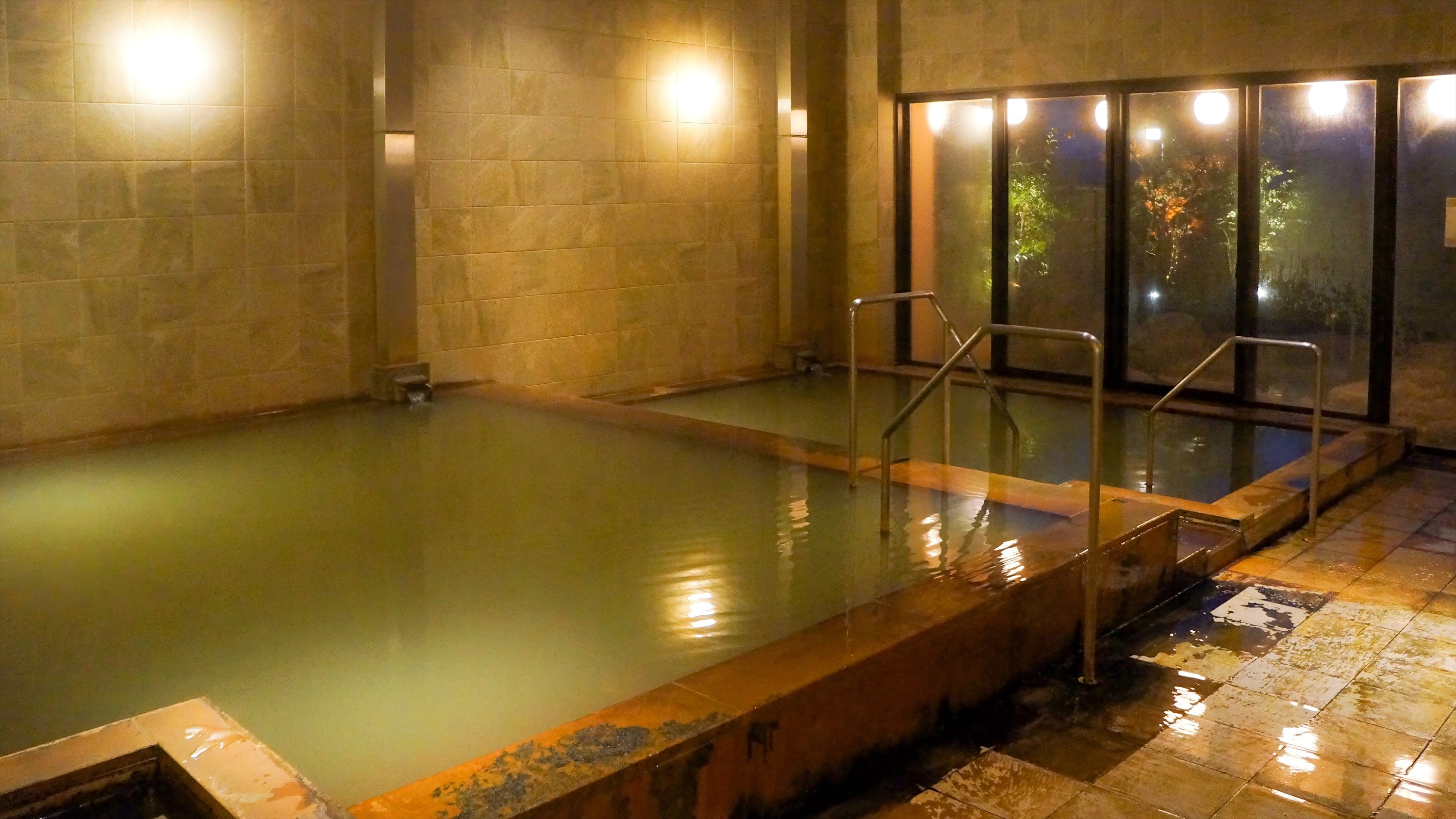 Large public bath (indoor bath)