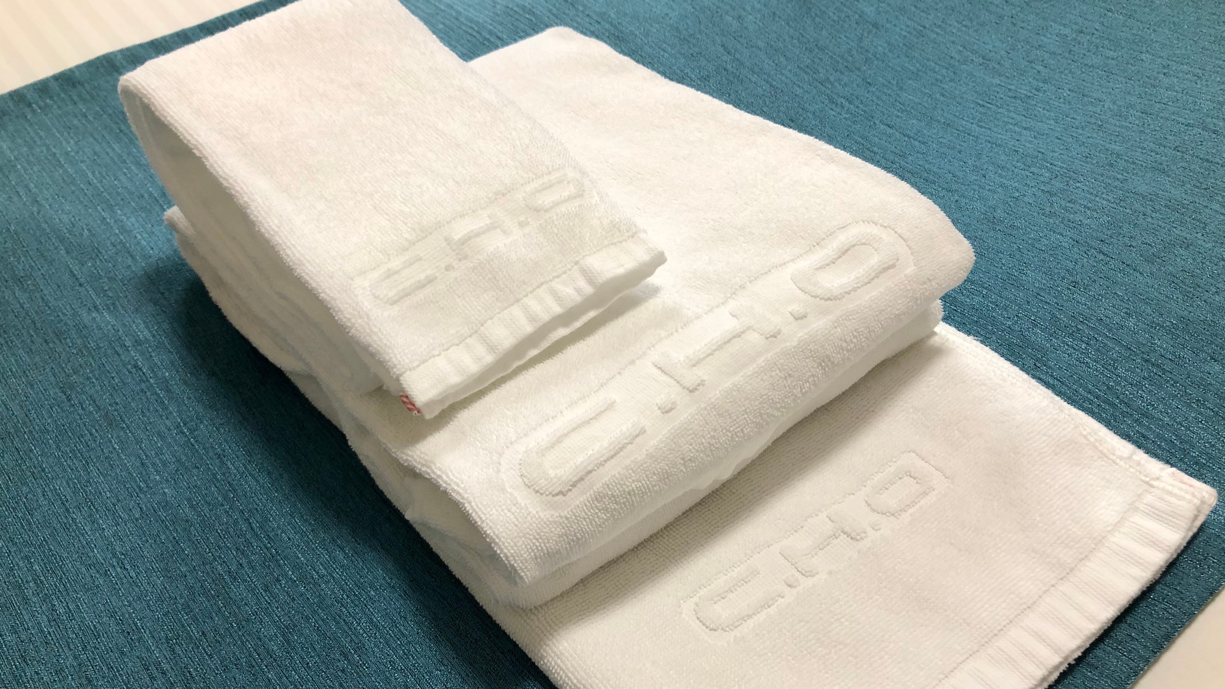 Bath linen: bath towels, hand towels, bath mats
