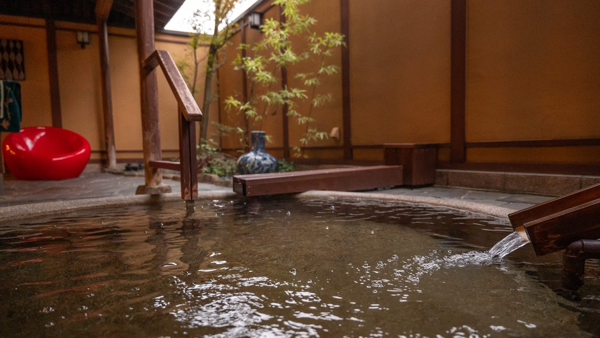 Open-air bath