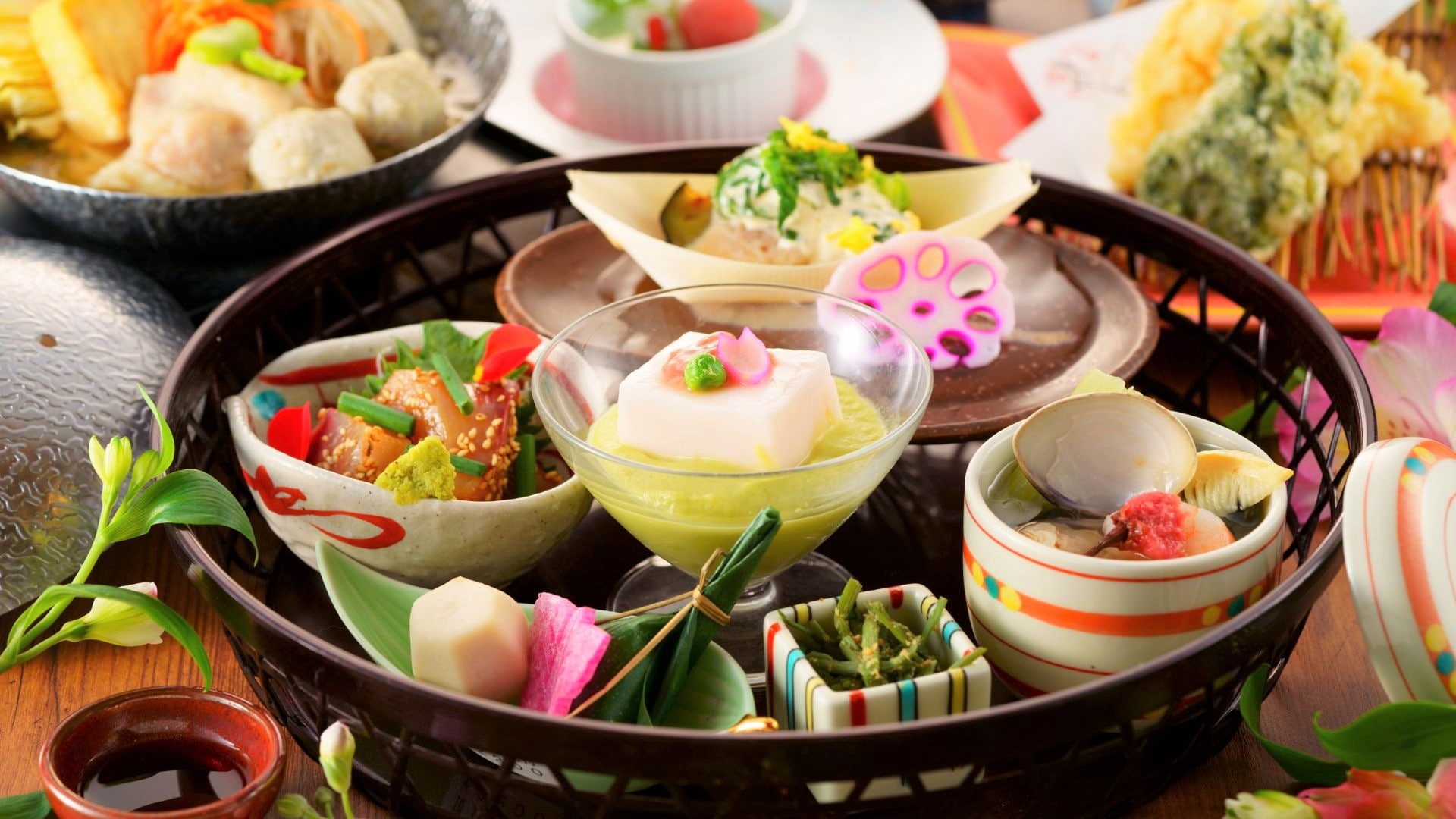 Local Bamboo Basket Meal: Bamboo Basket (past example)