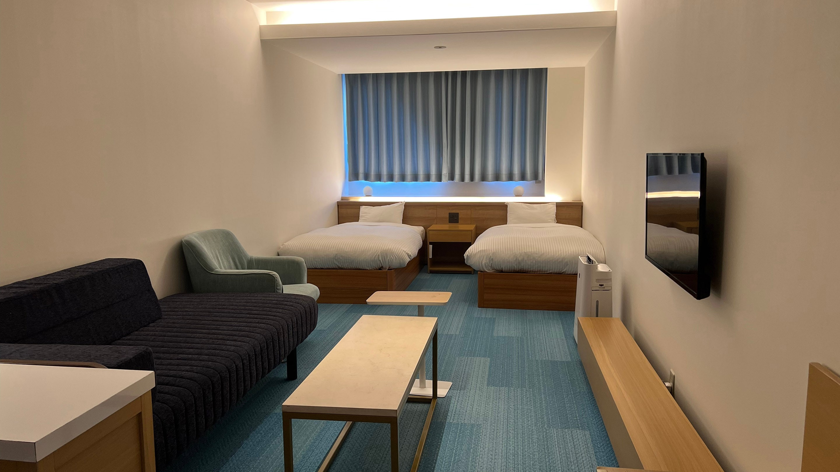 Standard Twin Room (Example of a guest room)