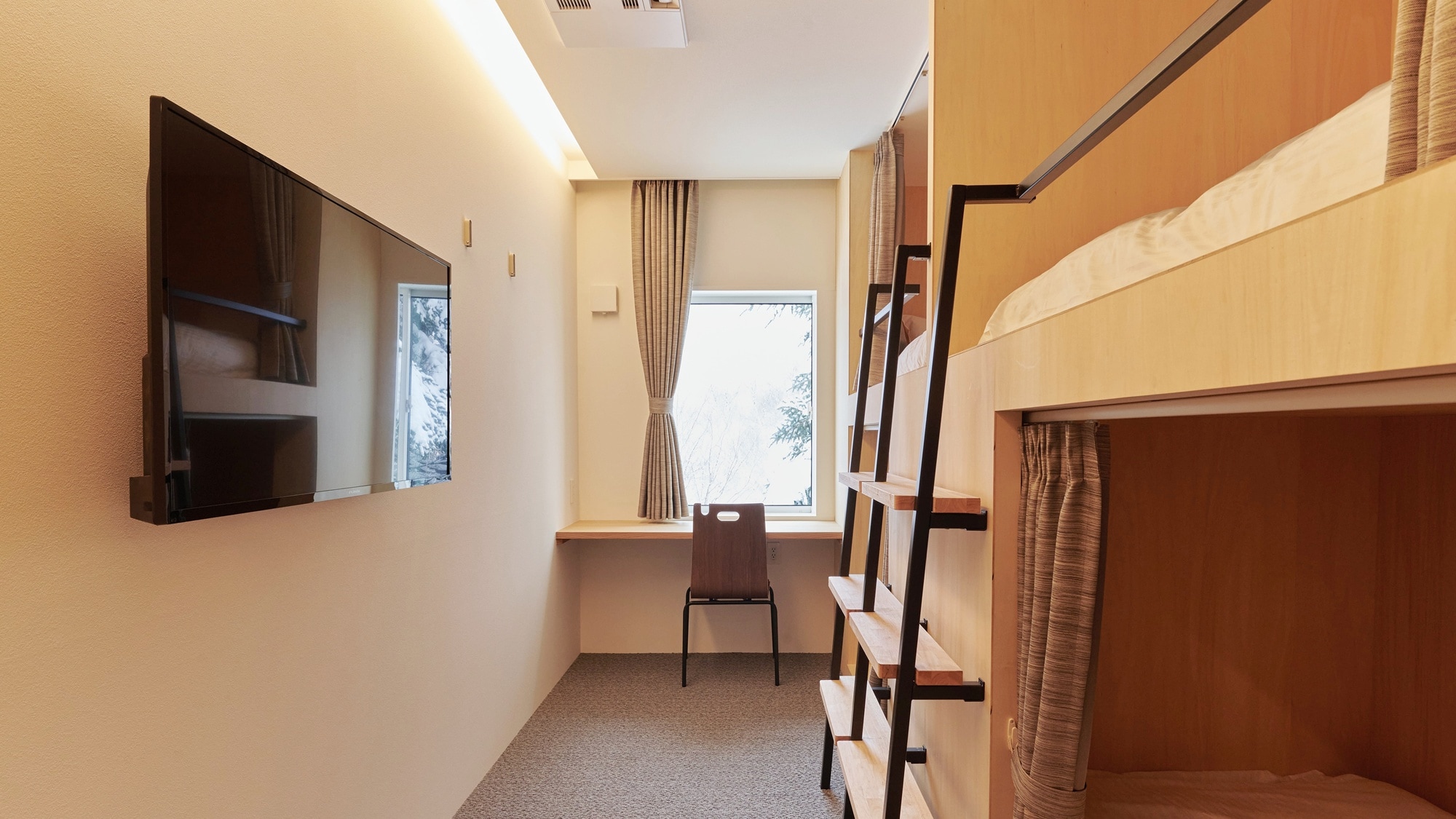 *[Annex Western-style room with bunk beds (west side with garden view)] This is a renovated room with bunk beds.