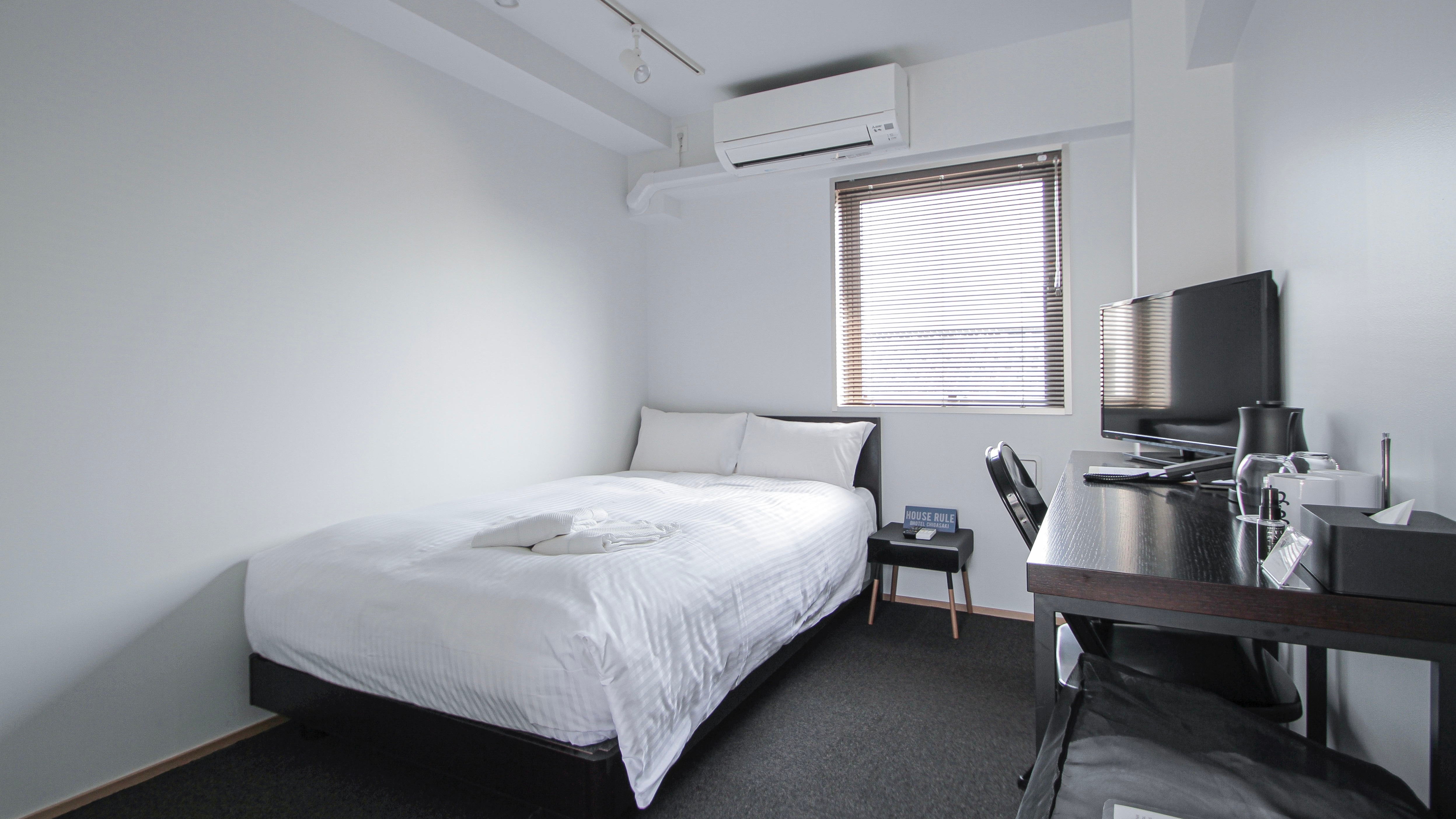 Standard Room (13㎡/Semi-double bed width 120cm x 1/Capacity 1-2 people)