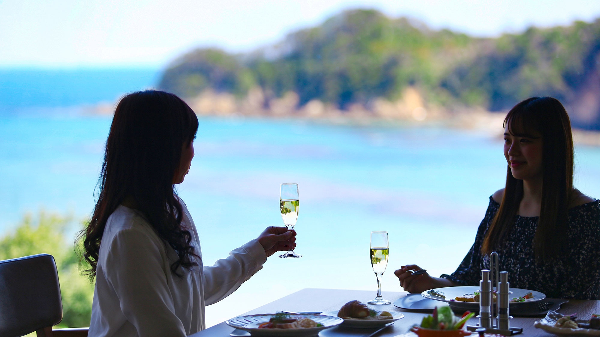 Morning sparkling wine service