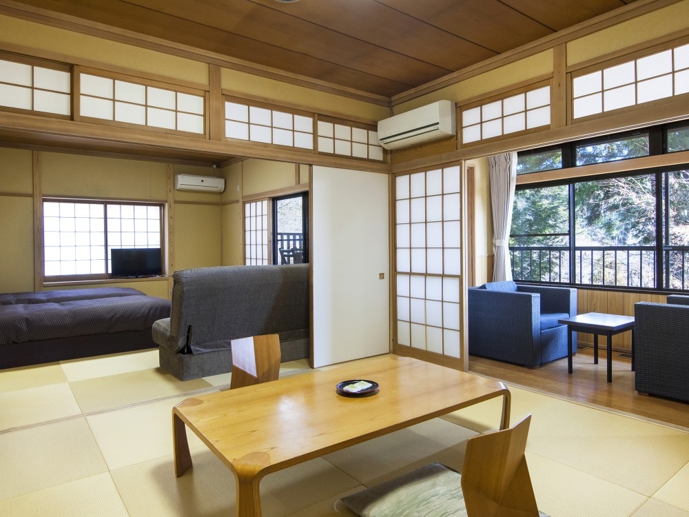 Japanese-Western room 10 tatami mats + 8 tatami mats + veranda 4 tatami mats (renovated/non-smoking room)