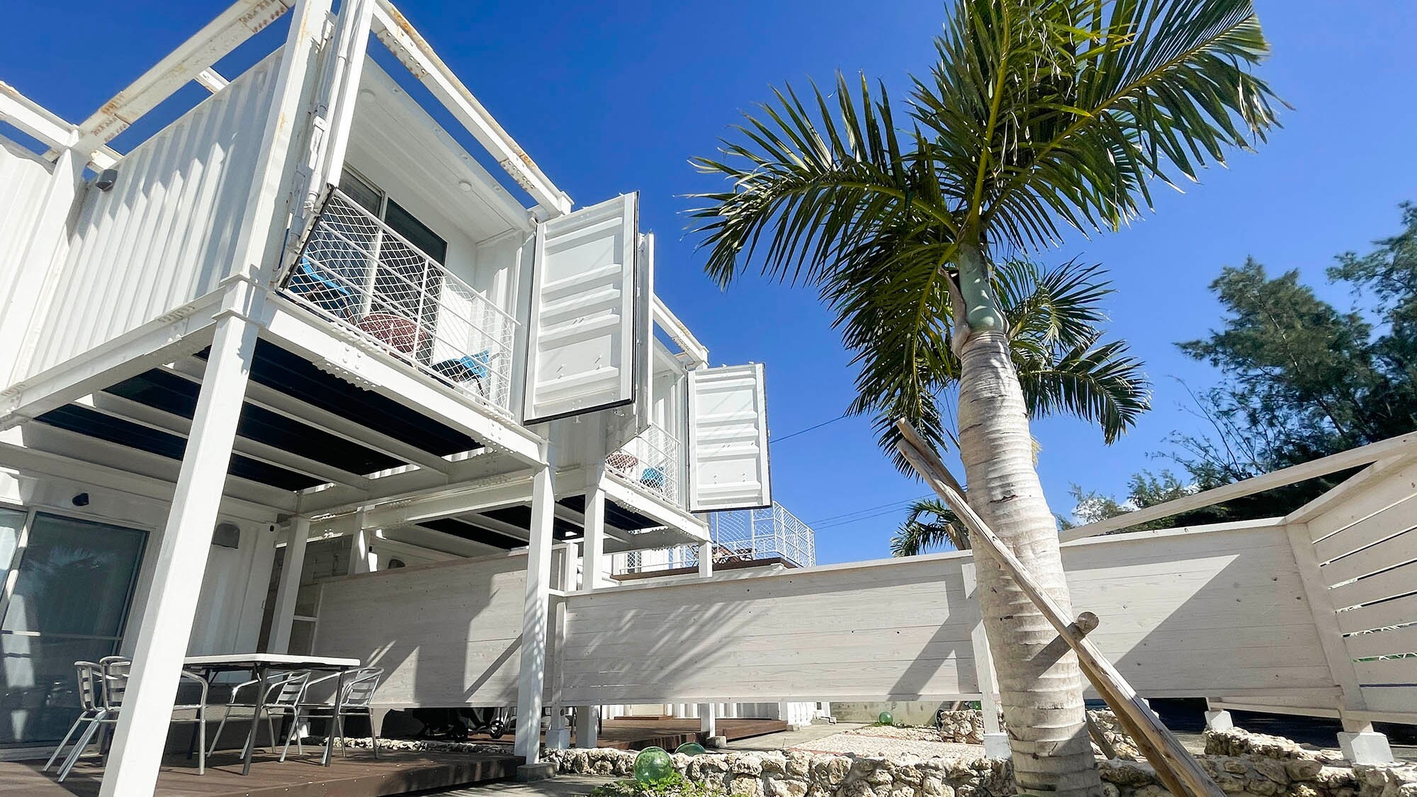 ・[Exterior] You can enjoy BBQ on the wooden deck (BBQ equipment is available for rental at an extra cost)