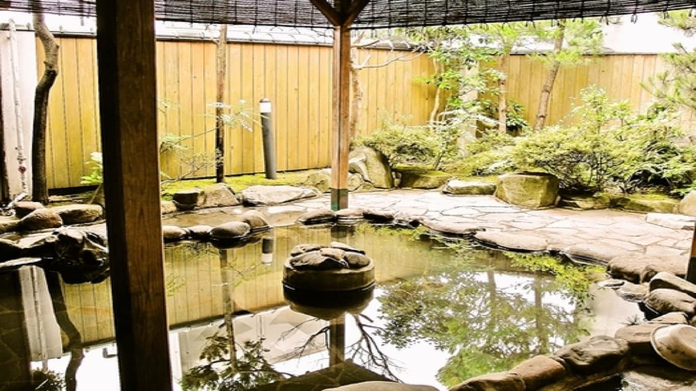 Open-air bath