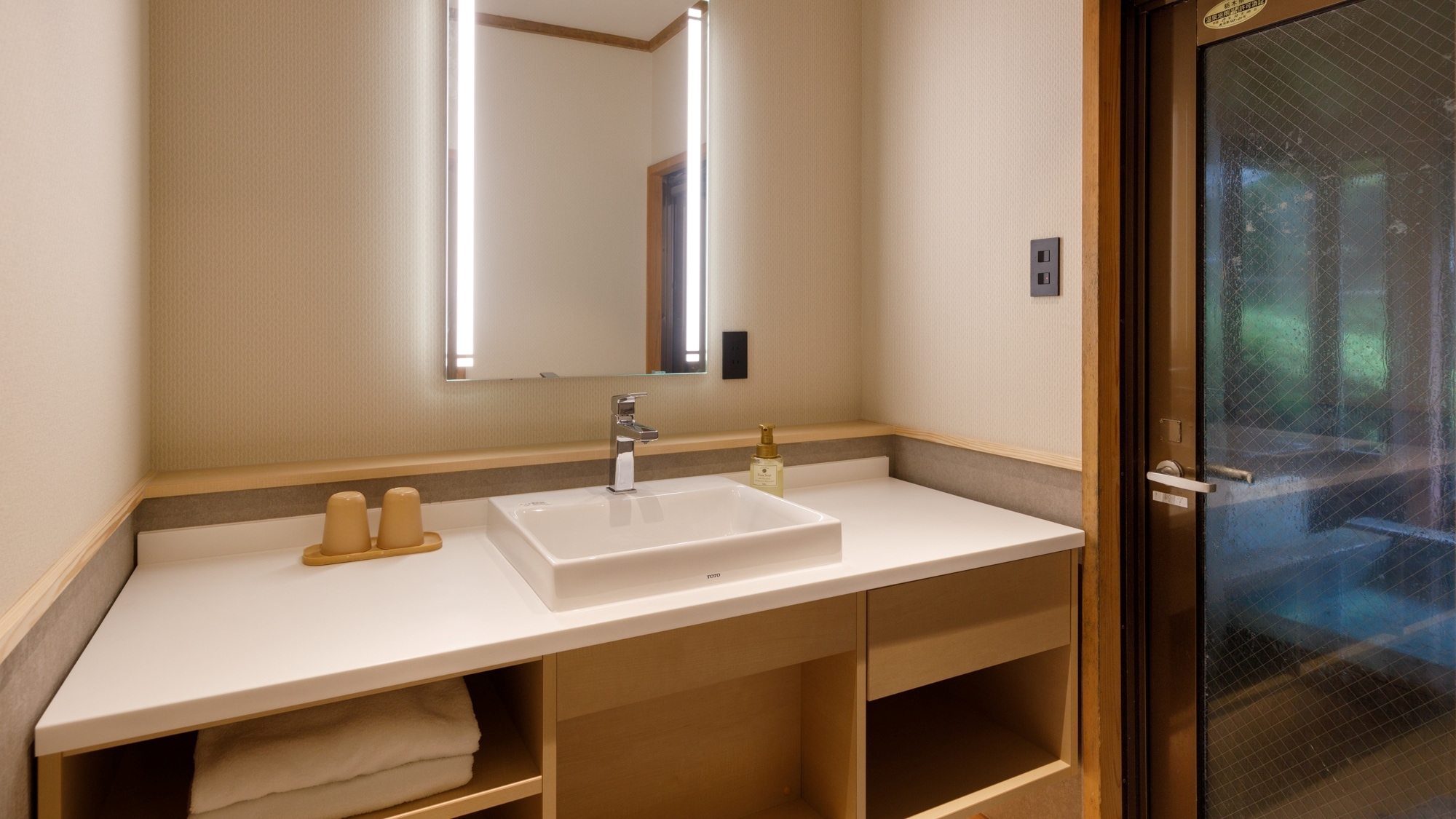 [Dengan pemandian air panas alami di udara terbuka] Kamar bergaya Jepang yang besar