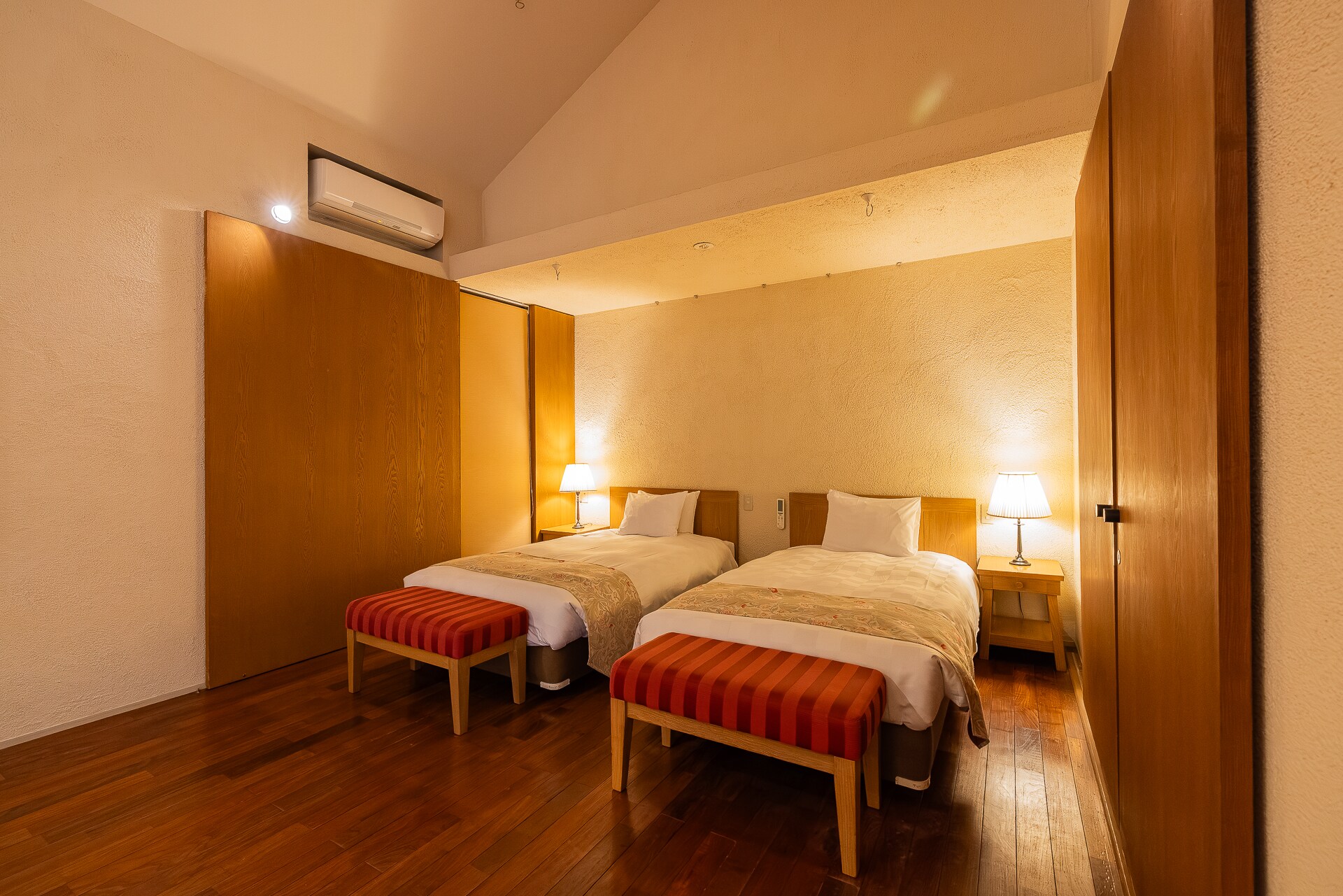 Kamar Kembar Desa