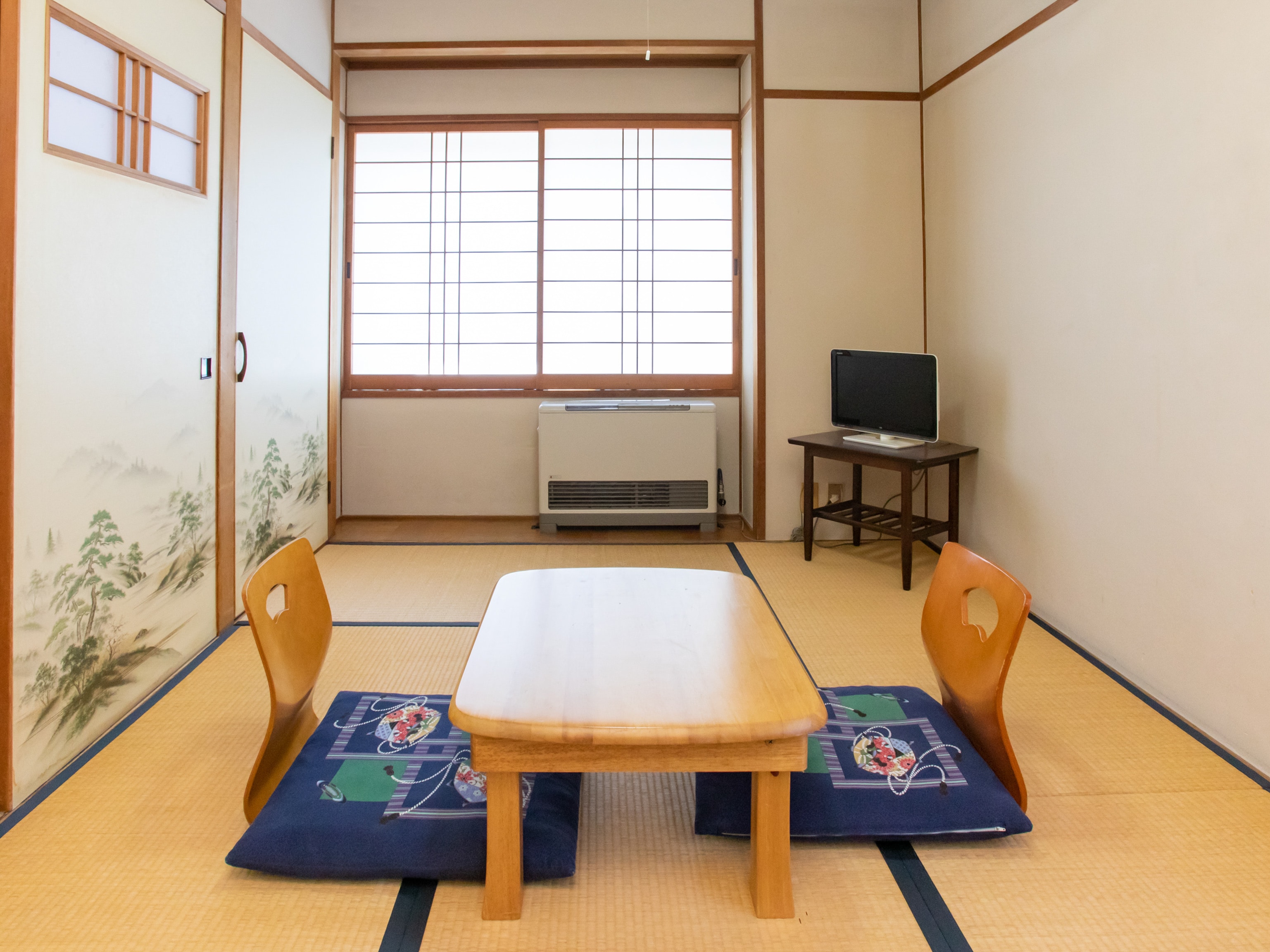 [Non-smoking] Japanese-style room for 1-2 people (no bath or toilet)