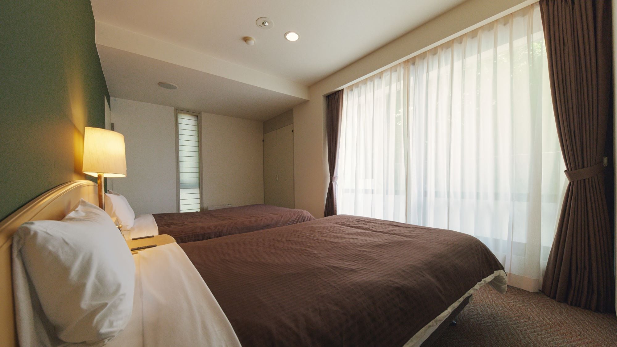 Deluxe Room/With two bedrooms, it is perfect for group trips