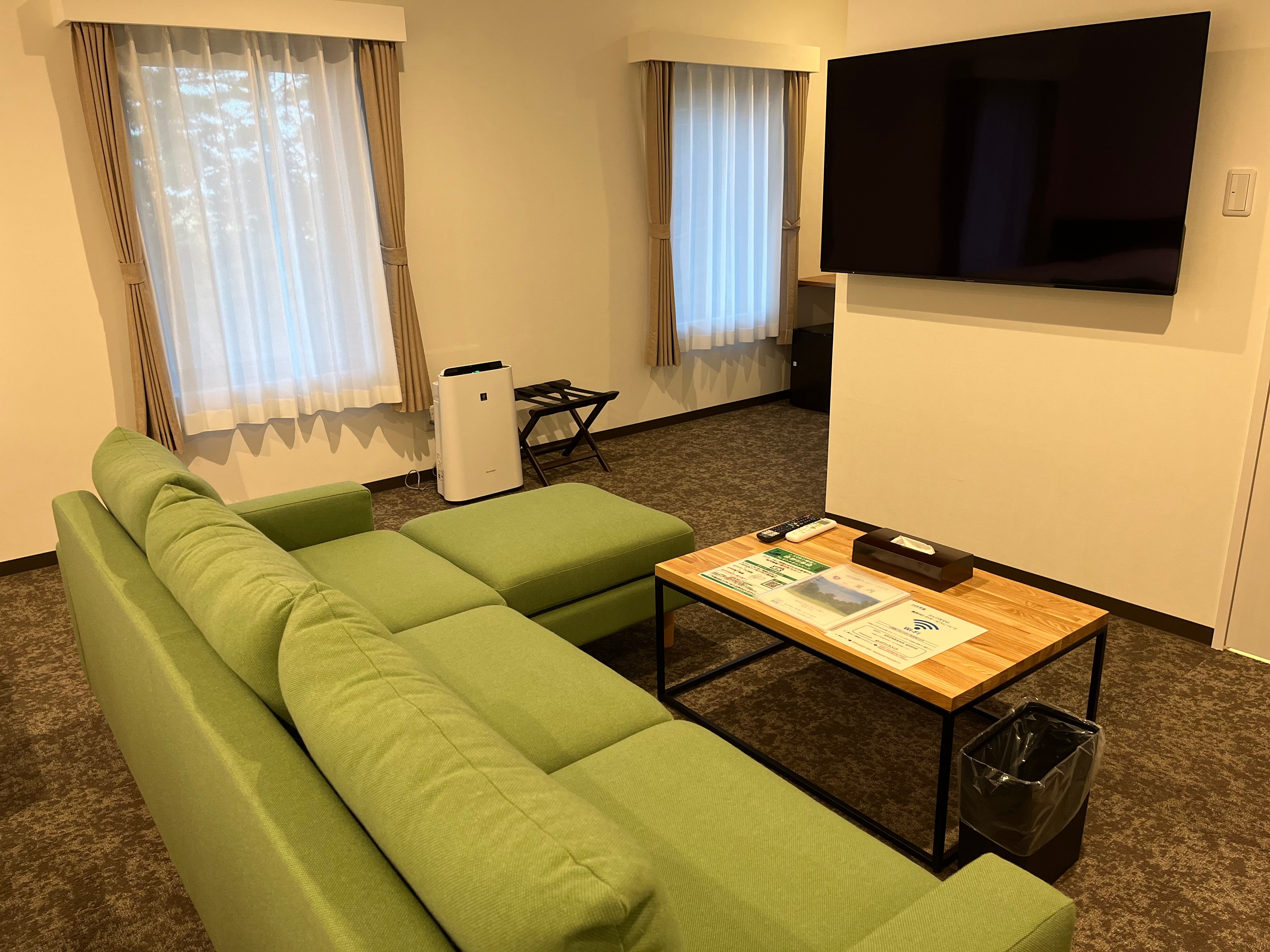 Deluxe Twin Room "Sofa and TV"