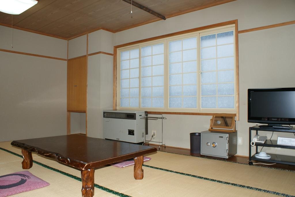 Relax on the tatami mats ★ Spacious Japanese-style room