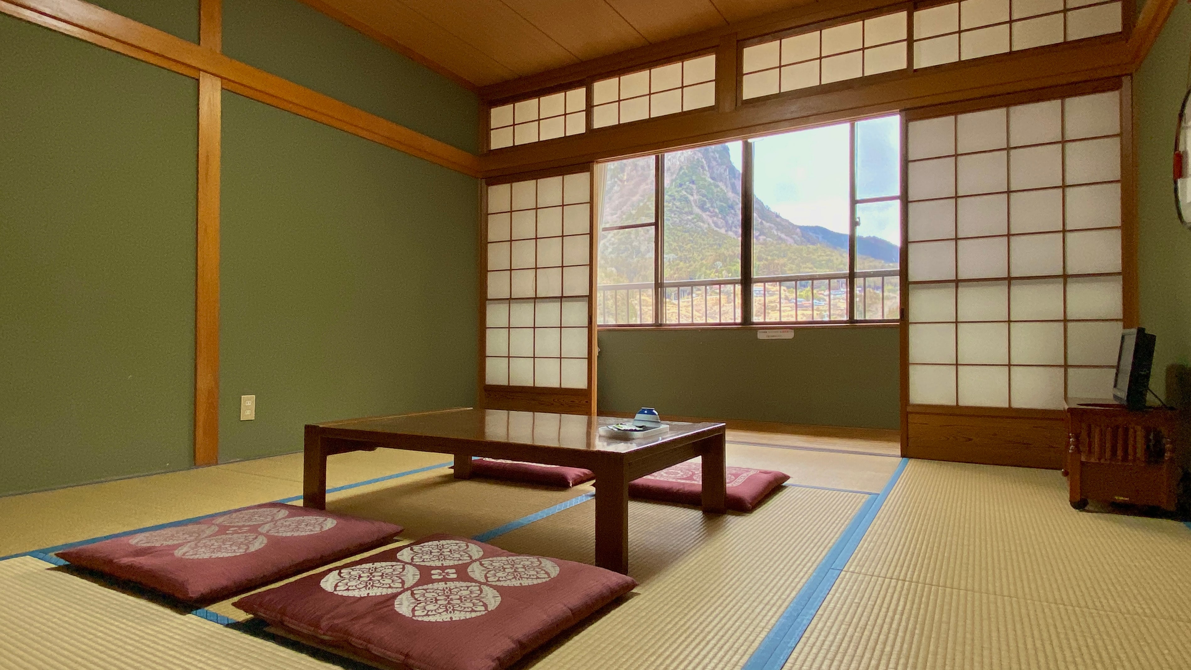 [Contoh Kamar Gaya Jepang Omakase] Bangunan utama Kamar bergaya Jepang. Kamar santai bergaya Jepang kuno. Dulu