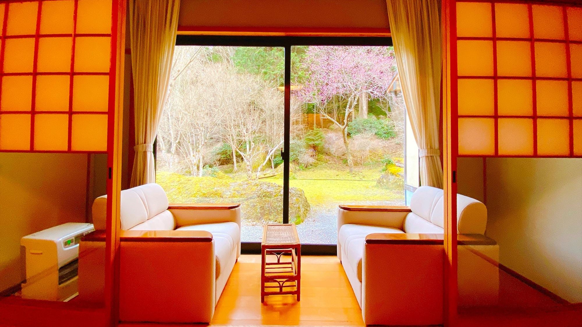 ◆ [Japanese-style room 2 rooms | Capacity 4 people] With a private garden overlooking Yabakei