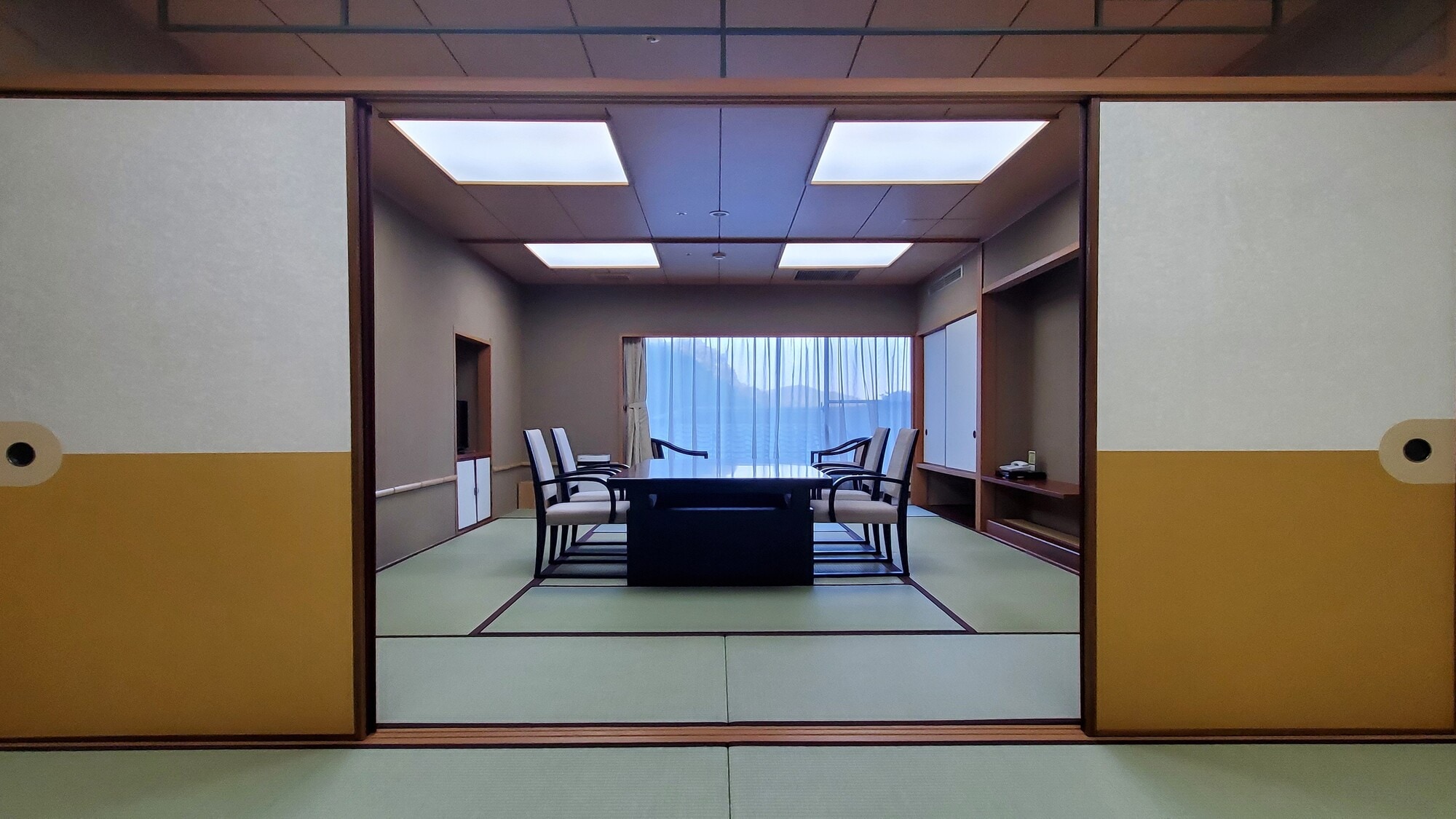West Wing 6th floor 1 room Honma 2000x1125