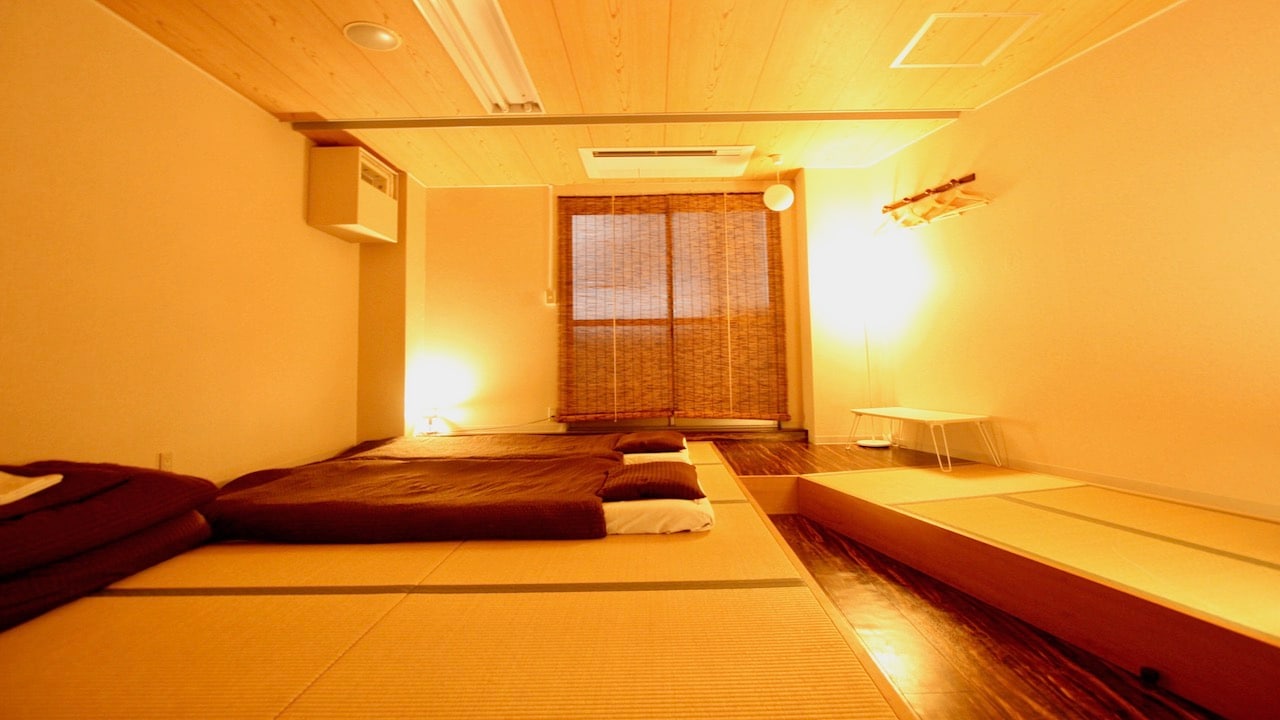 Japanese-style room for 6 people