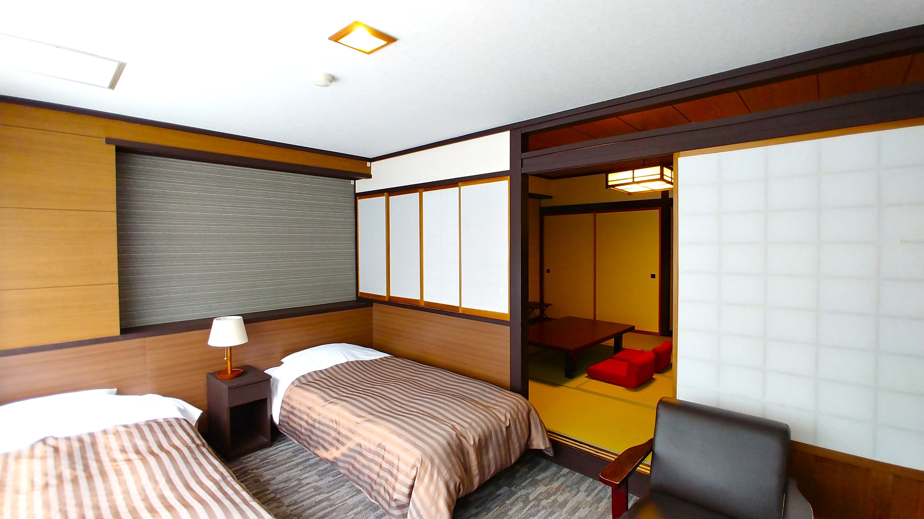 [Flower House, River side] Japanese-Western style room (twin + 10 tatami mats)