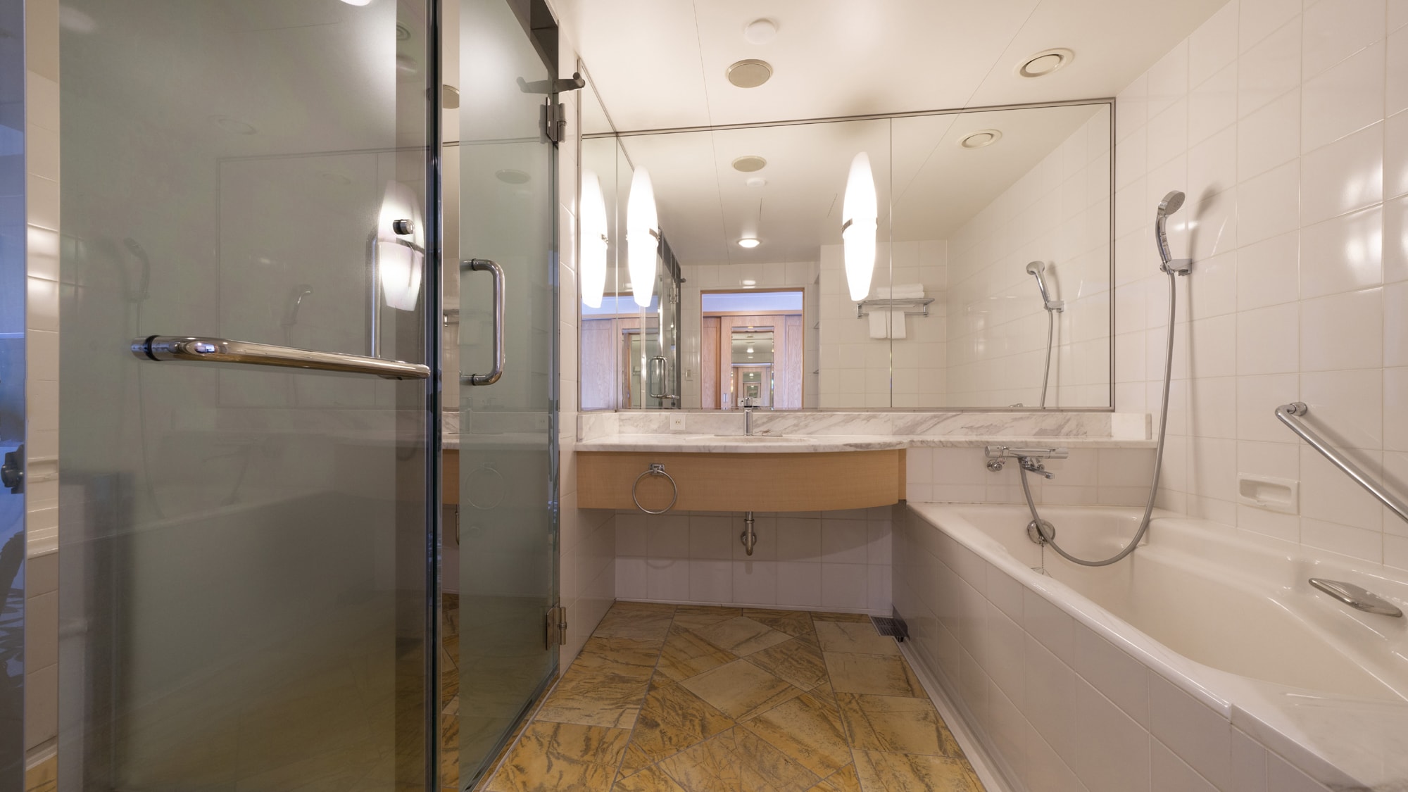 Executive double bathroom