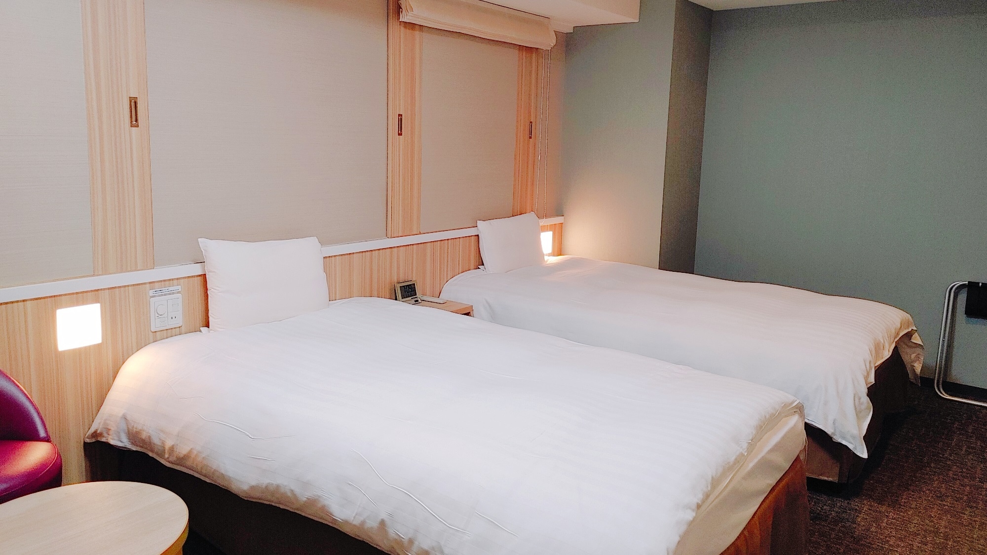 ■Non-smoking twin room (23.6m2) 110cm x 195cm x 2 units